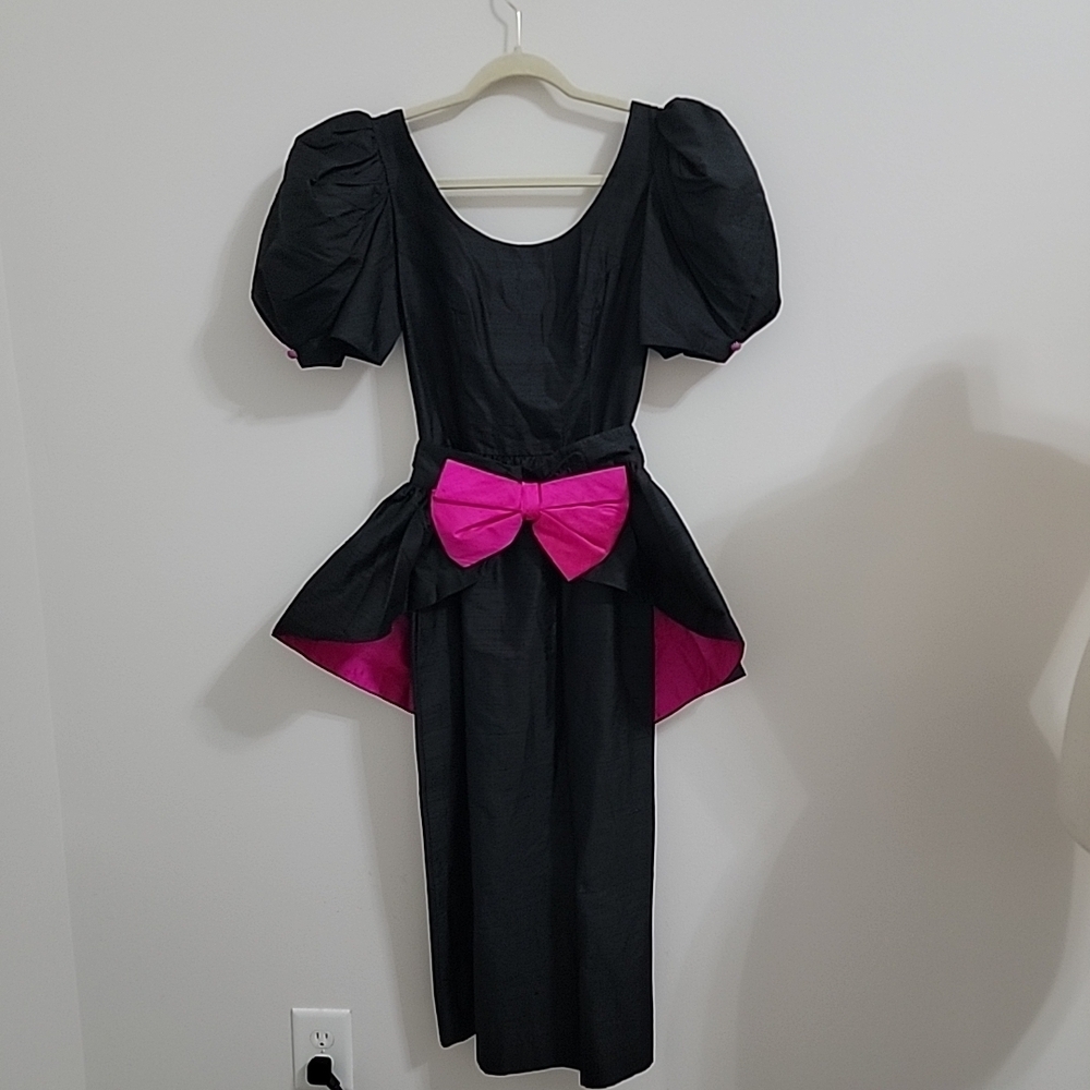Blair Woolverton Vintage Women's Dress Size 4 Puff Sleeves Black Pink Bow Silk